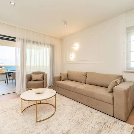 Apartament La Deluxe- Gold Vir