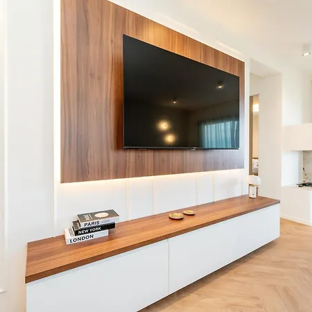 Apartament La Deluxe- Gold Vir