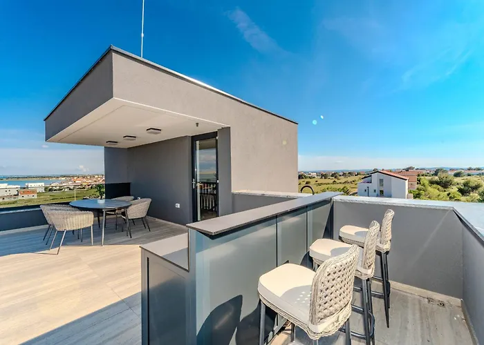 La Deluxe- Gold Apartment