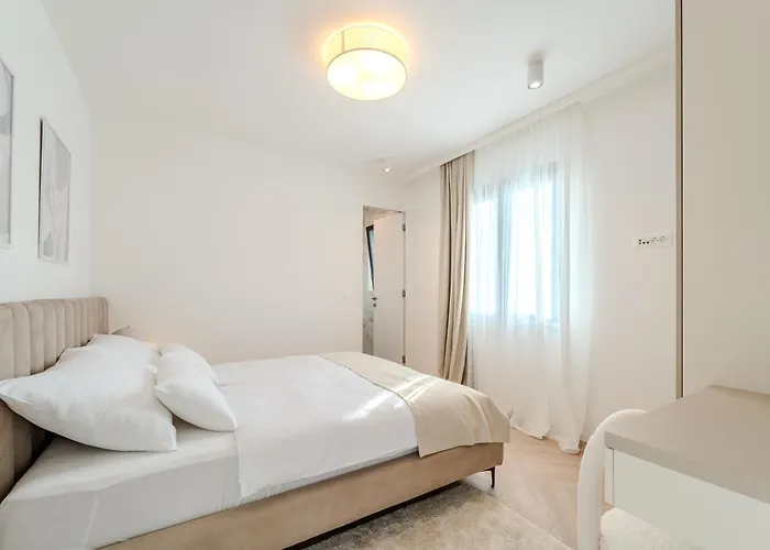 Apartment La Deluxe- Gold Vir