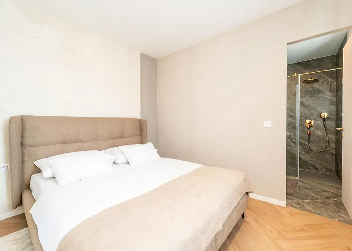 Apartment La Deluxe- Gold Vir