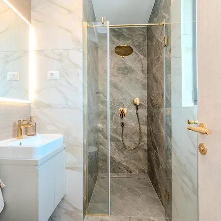 La Deluxe- Gold Apartamento Vir