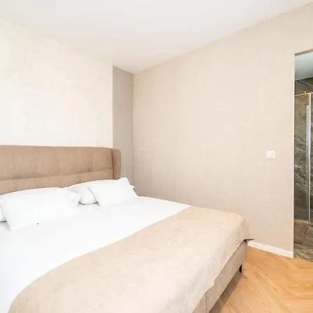 Apartamento La Deluxe- Gold Vir