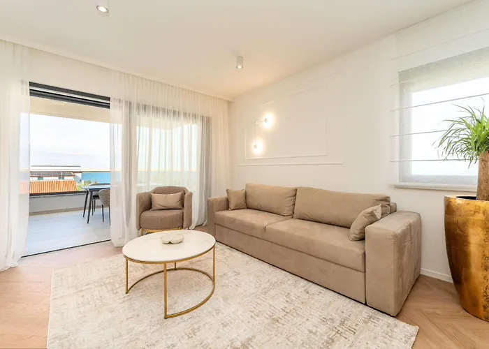Apartament La Deluxe- Gold Vir