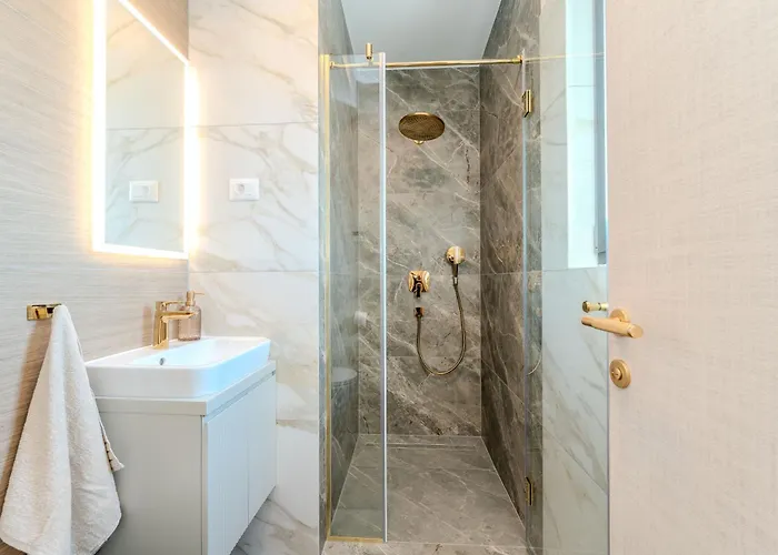 La Deluxe- Gold Apartament Vir