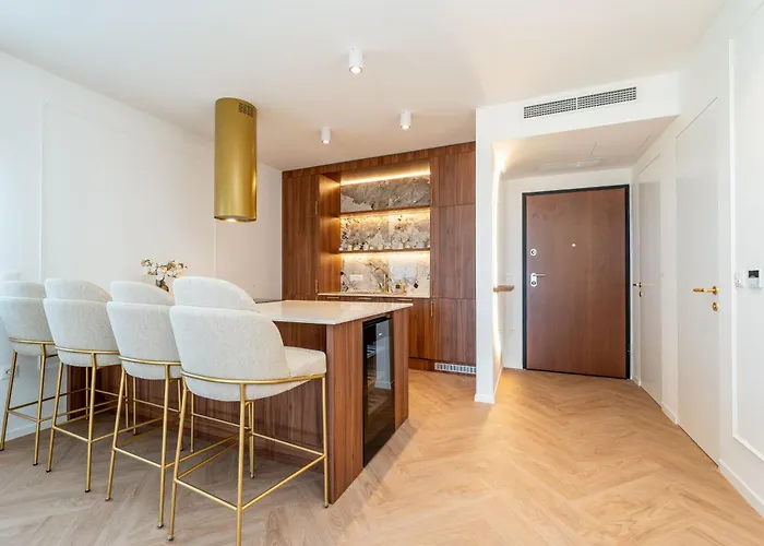 La Deluxe- Gold Apartament Vir